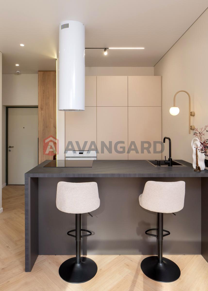 1 ��. ��������, 40 / 11 / 18 ��. �., 9/9 ������ ���� 23