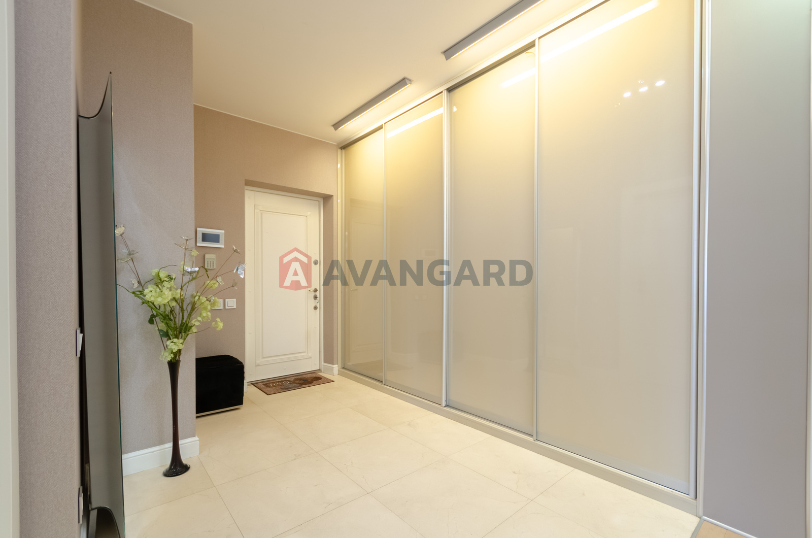 4 ��. ��������, 201.7/-/35 ��. �., 16/18 ������ ���� 12