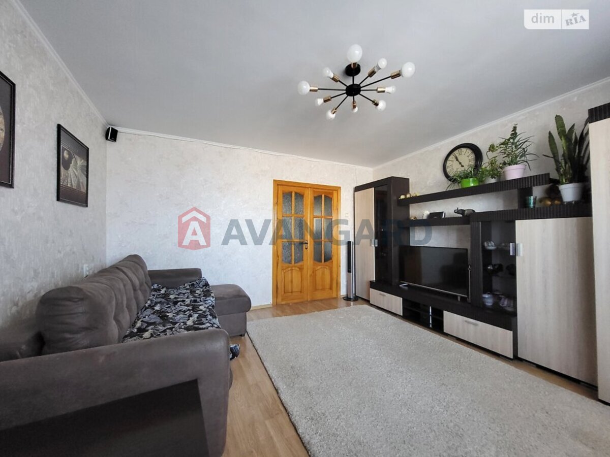 3 ��. ��������, 64/39/10 ��. �., 7/9 ������ ���� 21