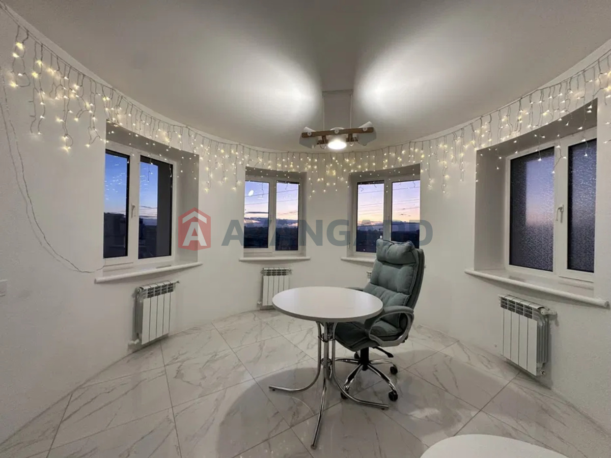 3 ��. ��������, 95/-/11 ��. �., 9/10 ������ ���� 12