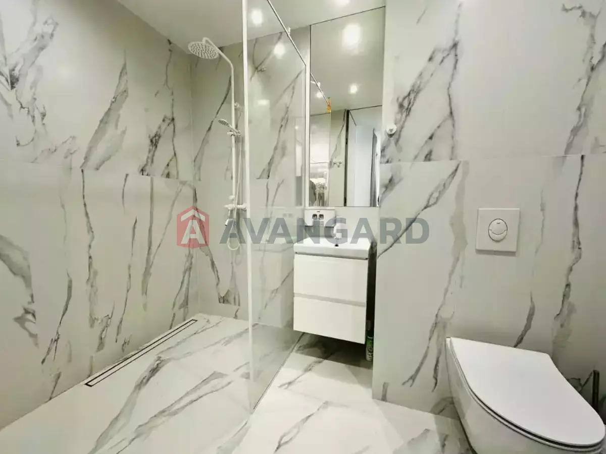 3 ��. ��������, 65/40/9 ��. �., 8/9 ������ ���� 12