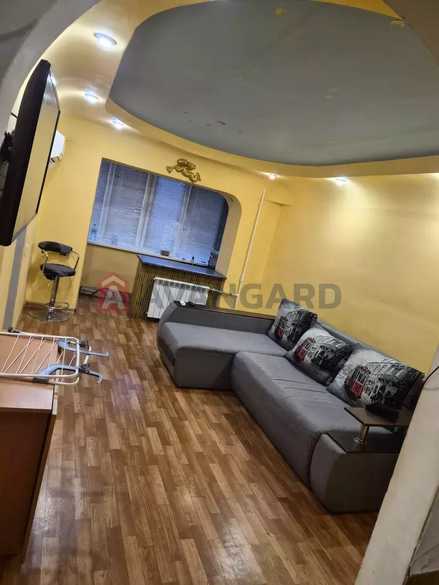 2 ��. ��������, 43/-/9 ��. �., 3/5 ������ ���� 2