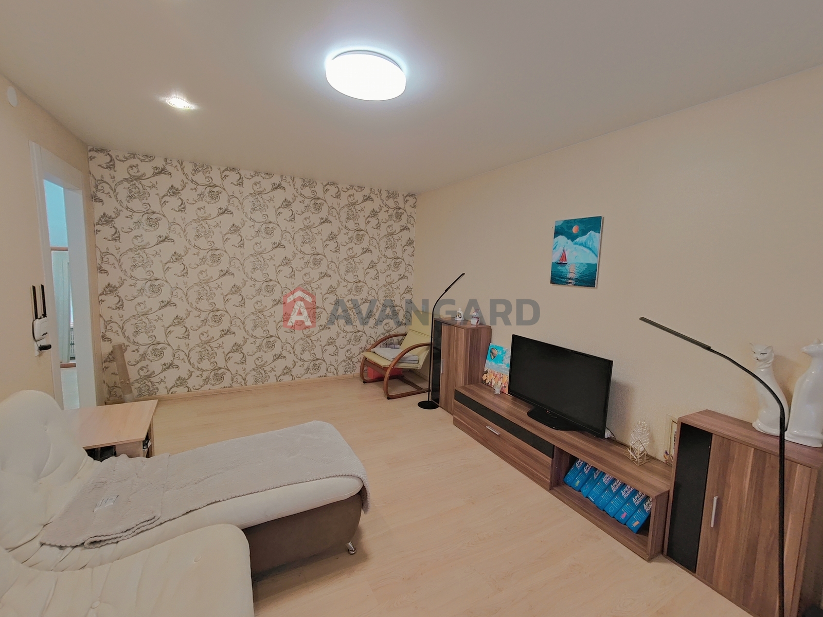 3 ��. ��������, 66/42/10 ��. �., 5/5 ������ ���� 5