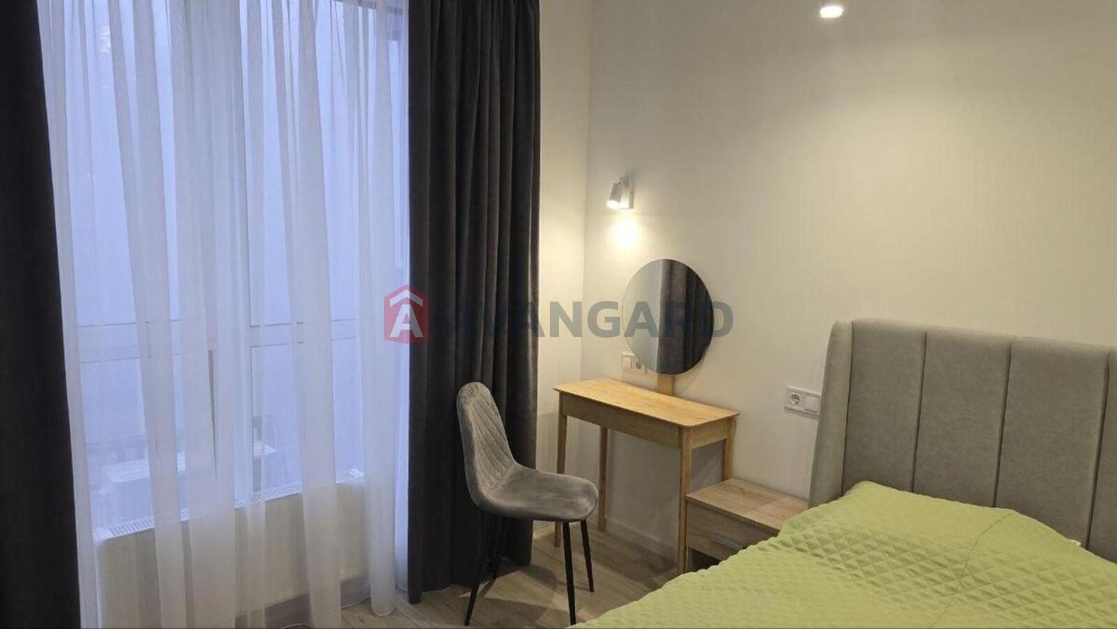 1 ��. ��������, 47/15/18 ��. �., 20/26 ������ ���� 2