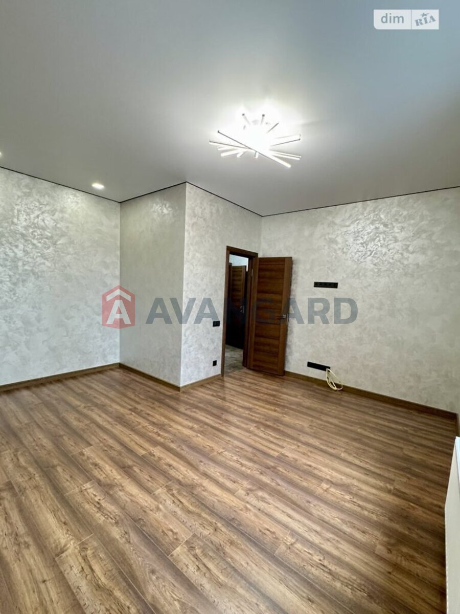 1 ����. ��������, 40/19/11 ��. �., 1/4 ���� ���� 9