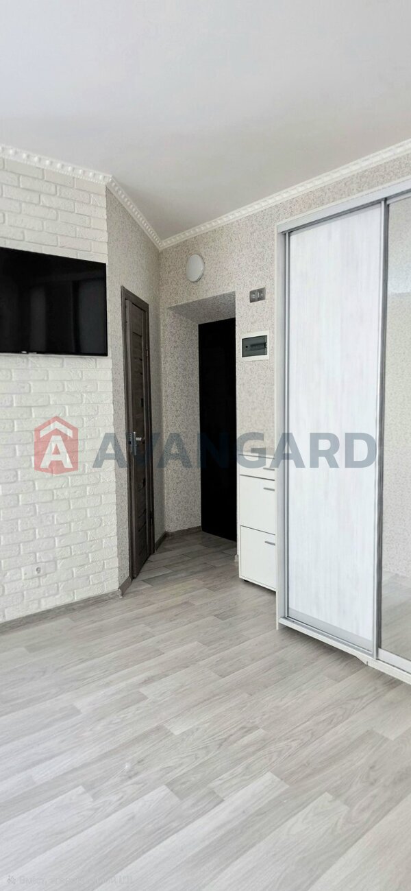 1 ����. ��������, 22/18/3 ��. �., 2/4 ���� ���� 7