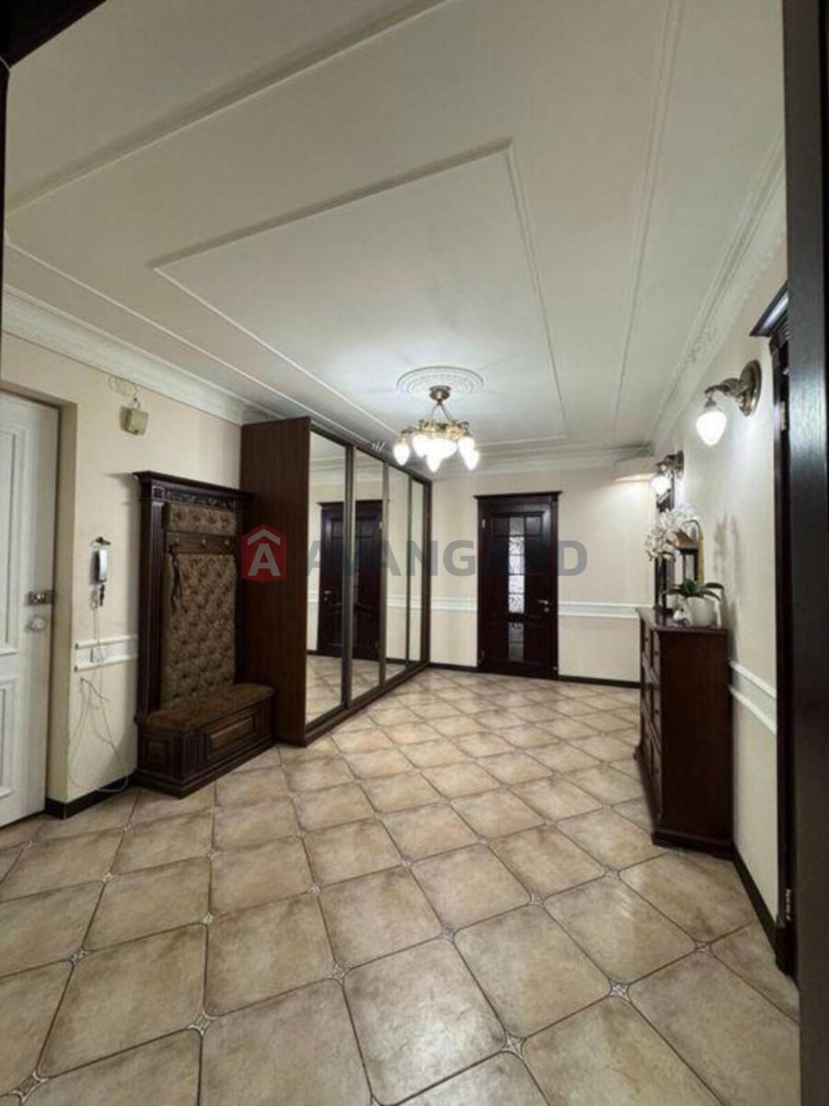 5 ��. ��������, 158/-/23 ��. �., 3/6 ������ ���� 20