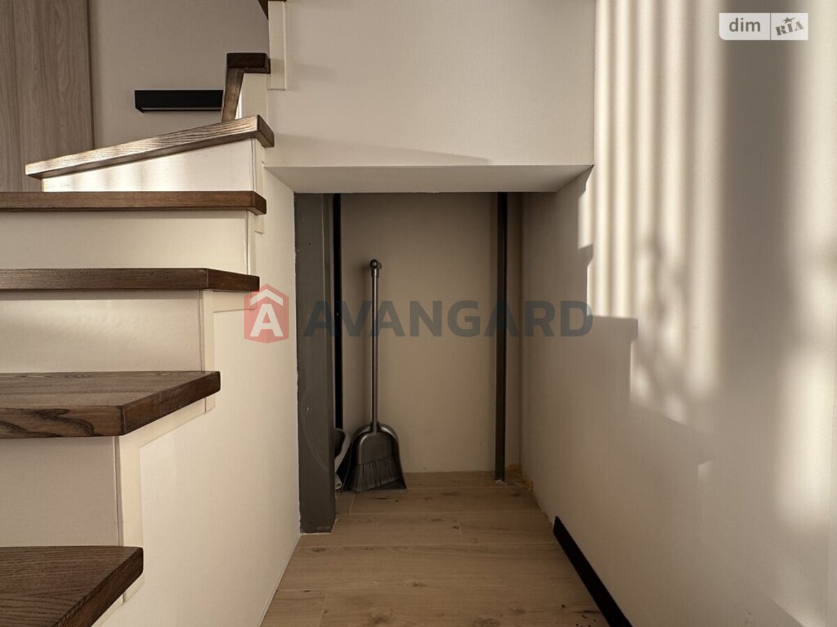 2 ����. ��������, 85/-/- ��. �., 11/11 ���� ���� 24