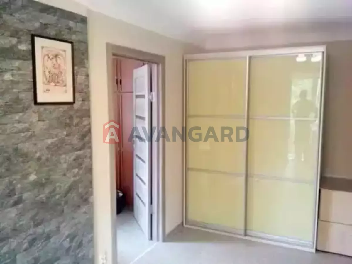 2 ��. ��������, 43/30/6 ��. �., 2/5 ������ ���� 4