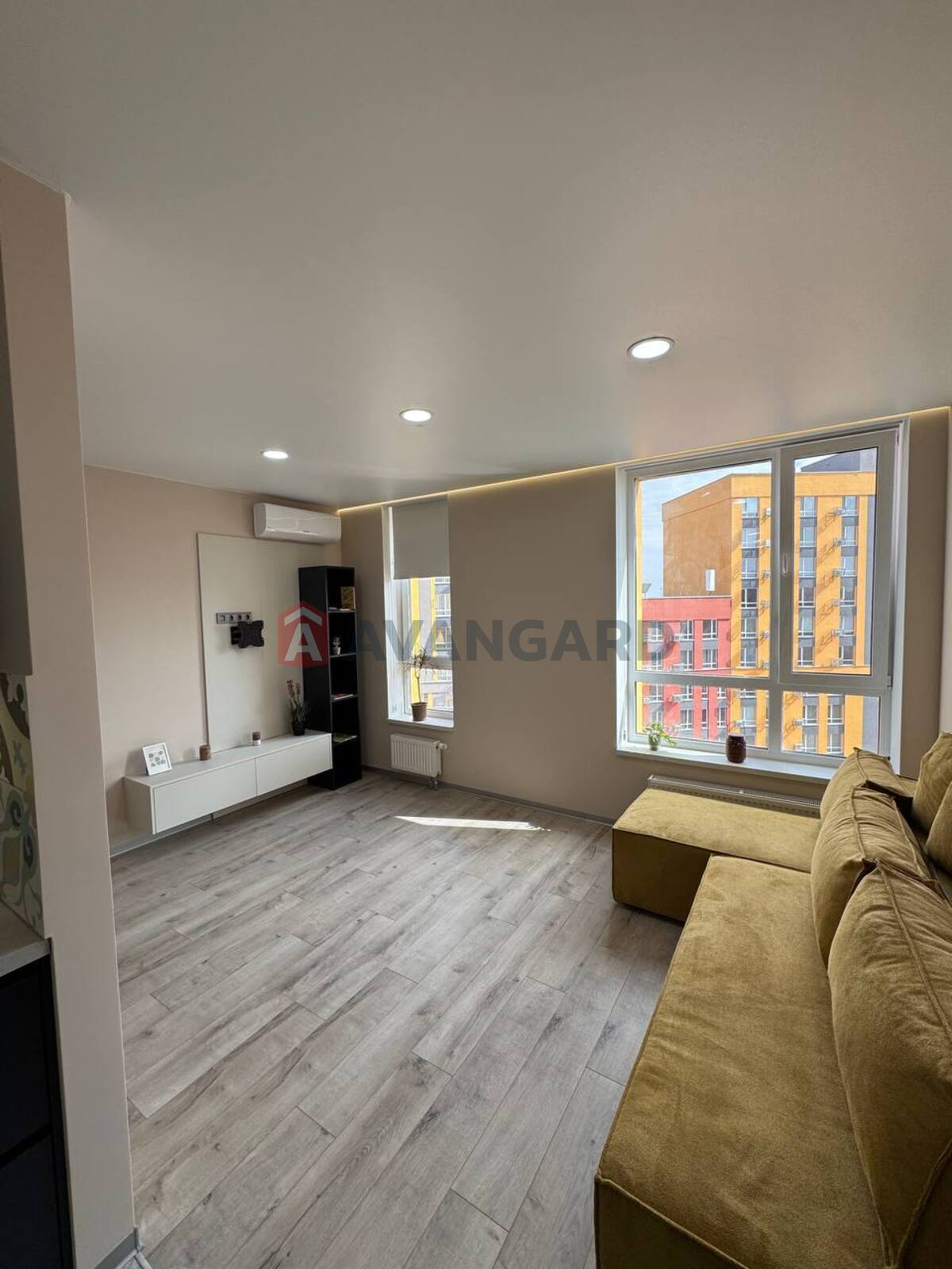 1 ��. ��������, 34/12/8 ��. �., 20/26 ������ ���� 9