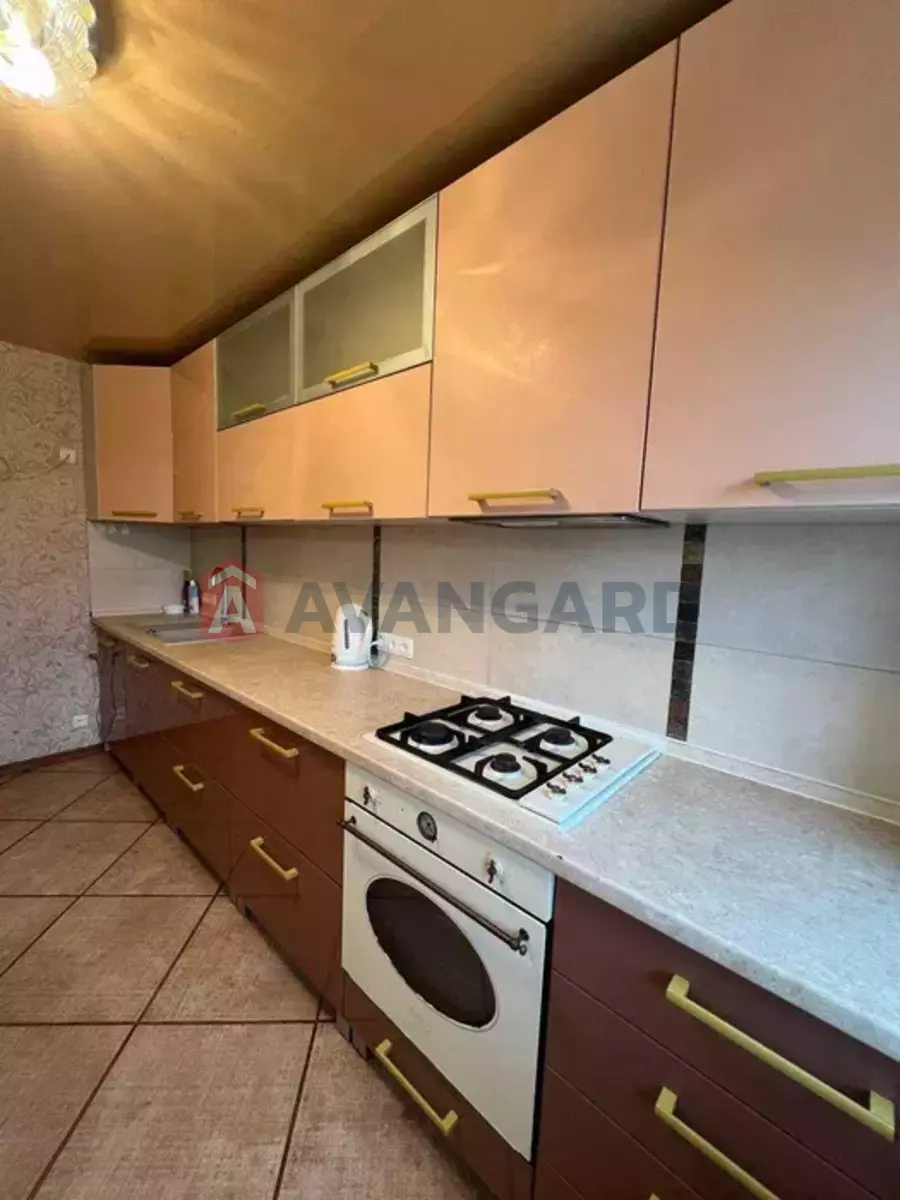 3 ��. ��������, 63/-/11 ��. �., 9/9 ������ ���� 6