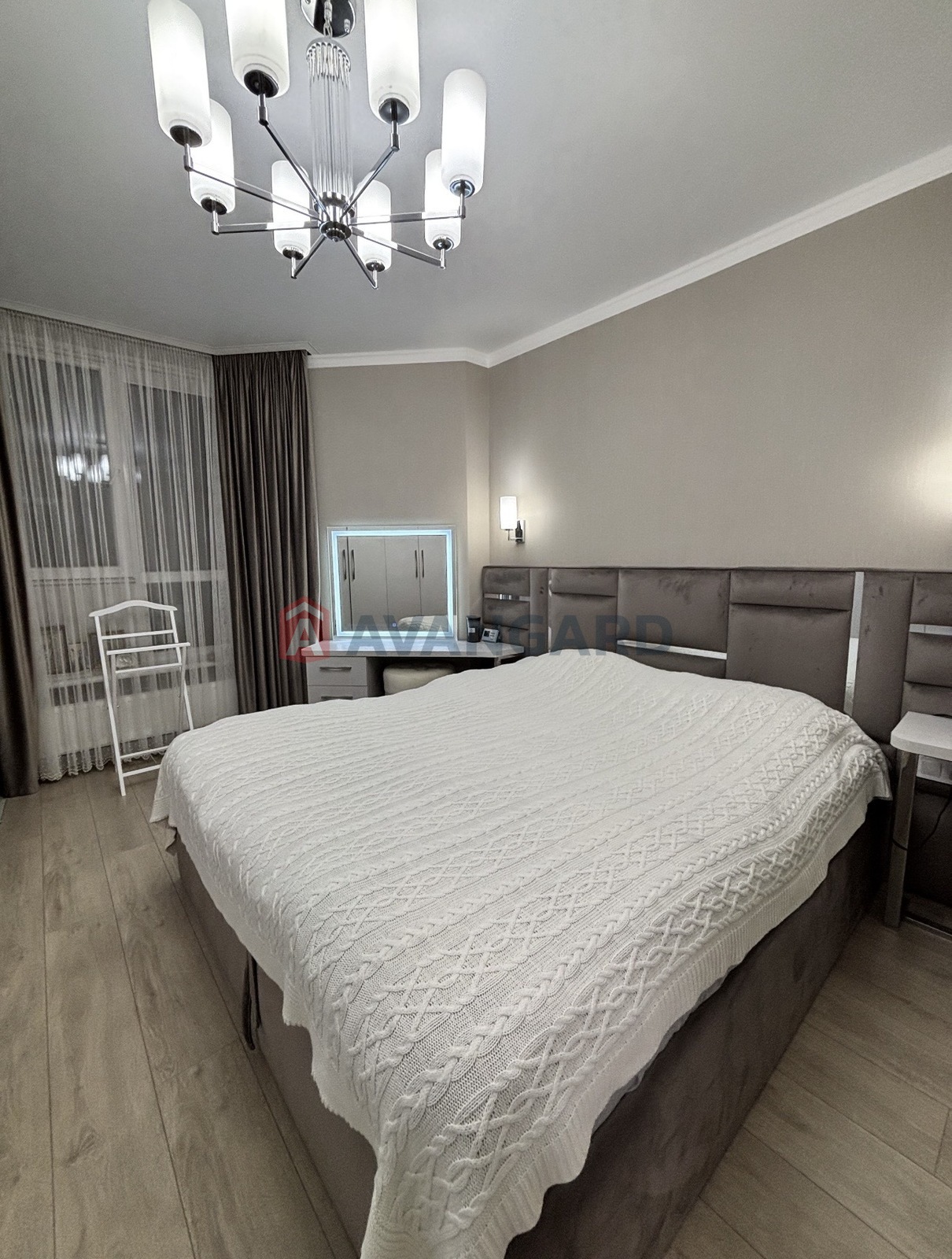 2 ��. ��������, 68/37/26 ��. �., 3/10 ������ ���� 9