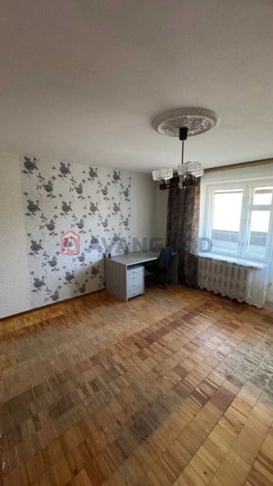 4 ����. ��������, 77/-/10 ��. �., 4/10 ���� ���� 7