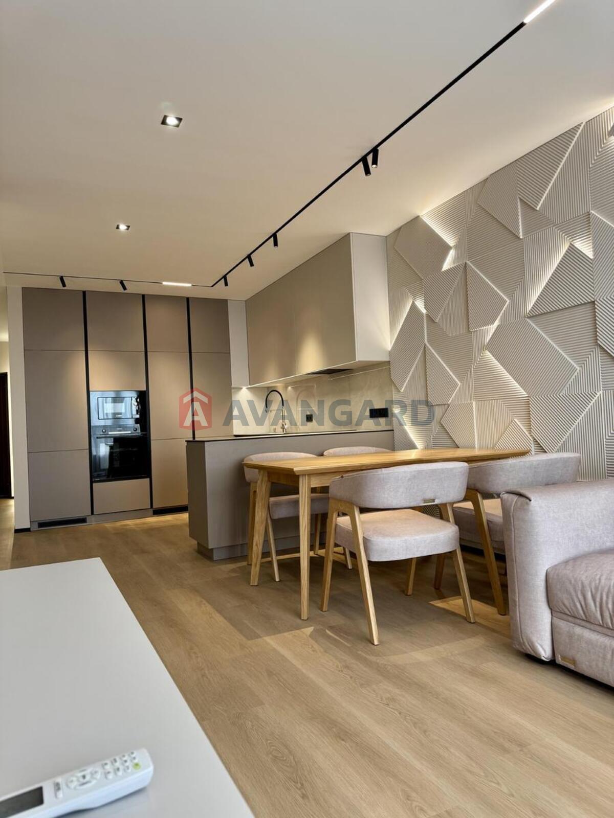 3 ��. ��������, 76/27/25 ��. �., 17/26 ������ ���� 1