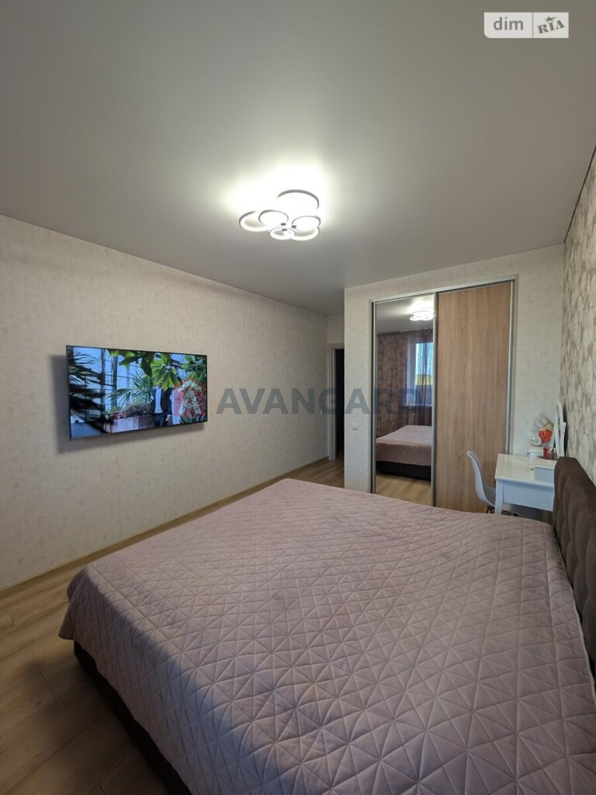 2 ��. ��������, 80/-/20 ��. �., 4/10 ������ ���� 1