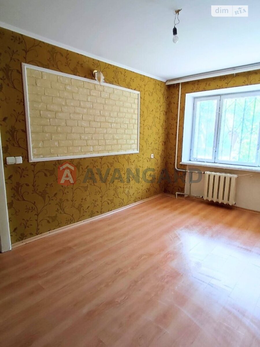 3 ��. ��������, 57/43/6 ��. �., 1/5 ������ ���� 4