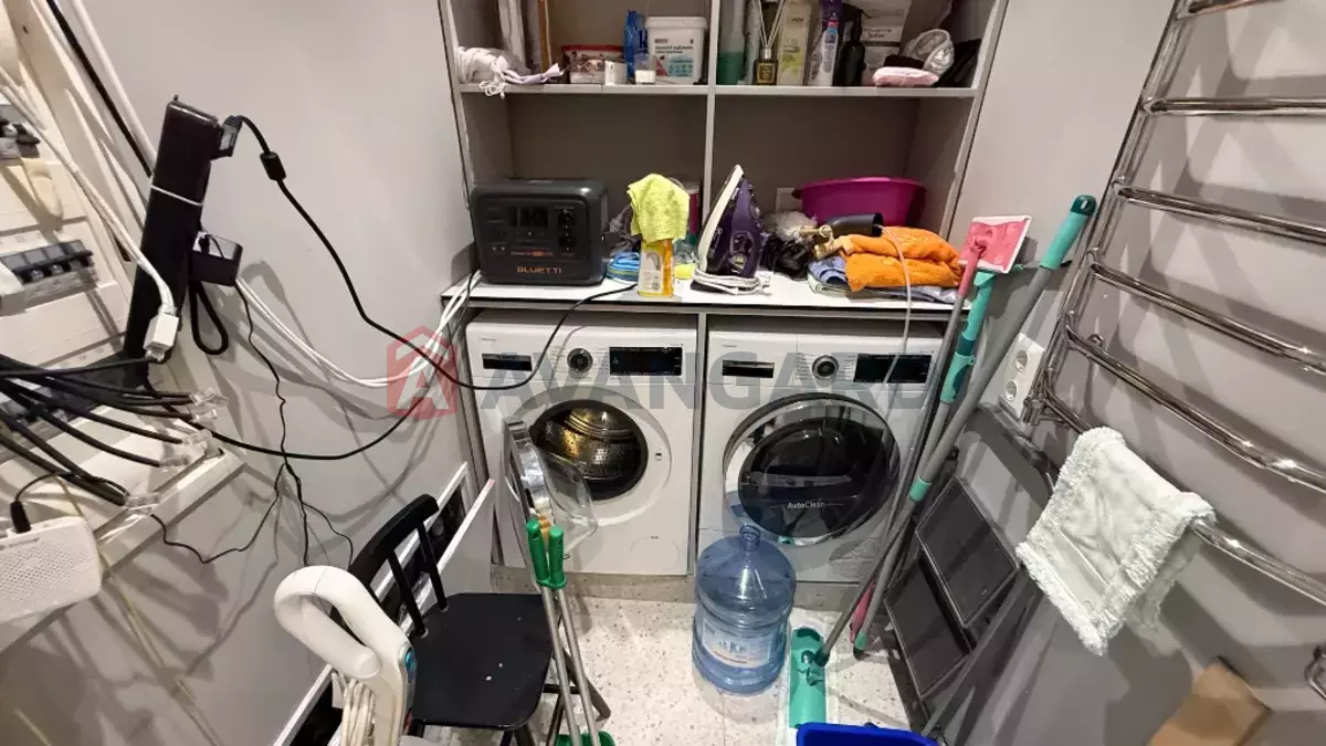 3 ��. ��������, 90/-/- ��. �., 6/10 ������ ���� 23