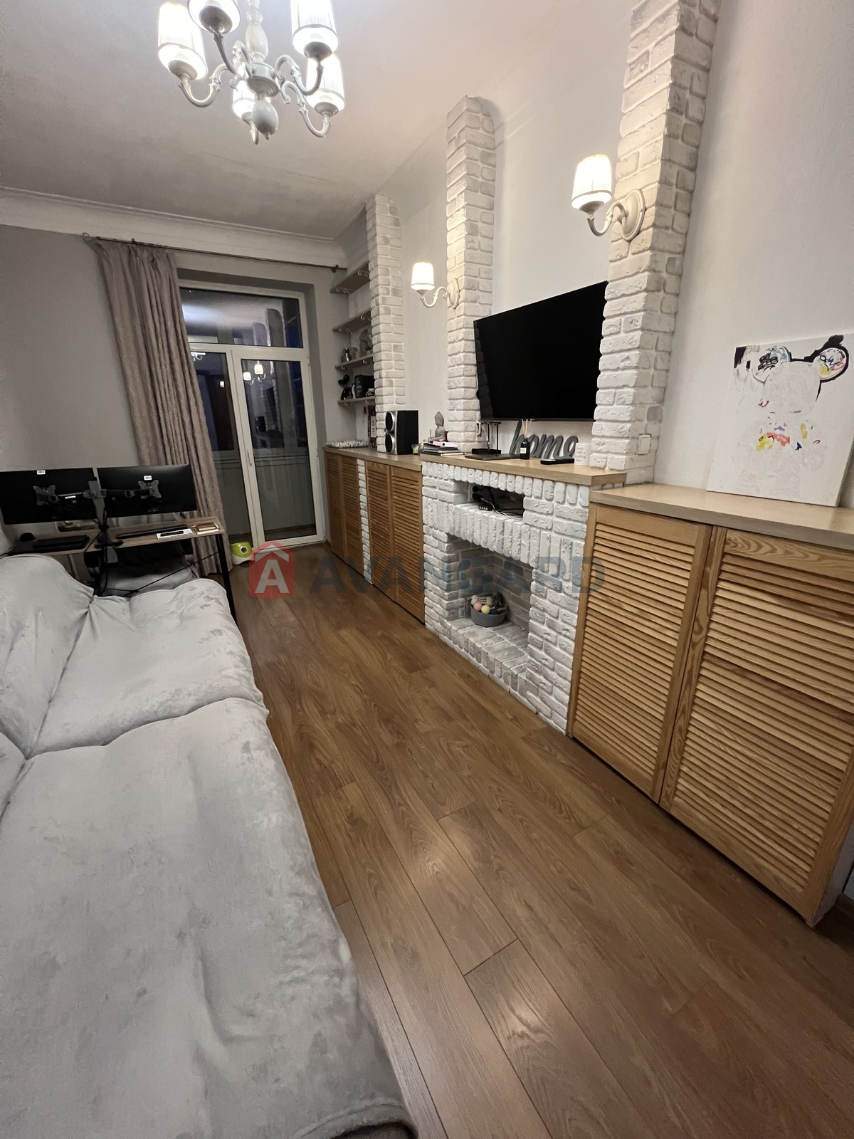 3 ��. ��������, 82/-/9 ��. �., 5/5 ������ ���� 30