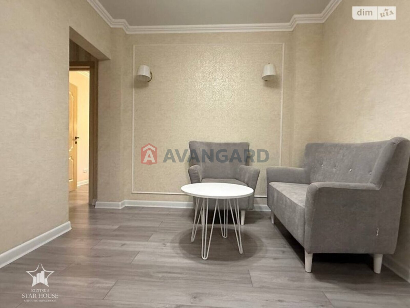 4 ��. ��������, 83/55/8 ��. �., 9/9 ������ ���� 4