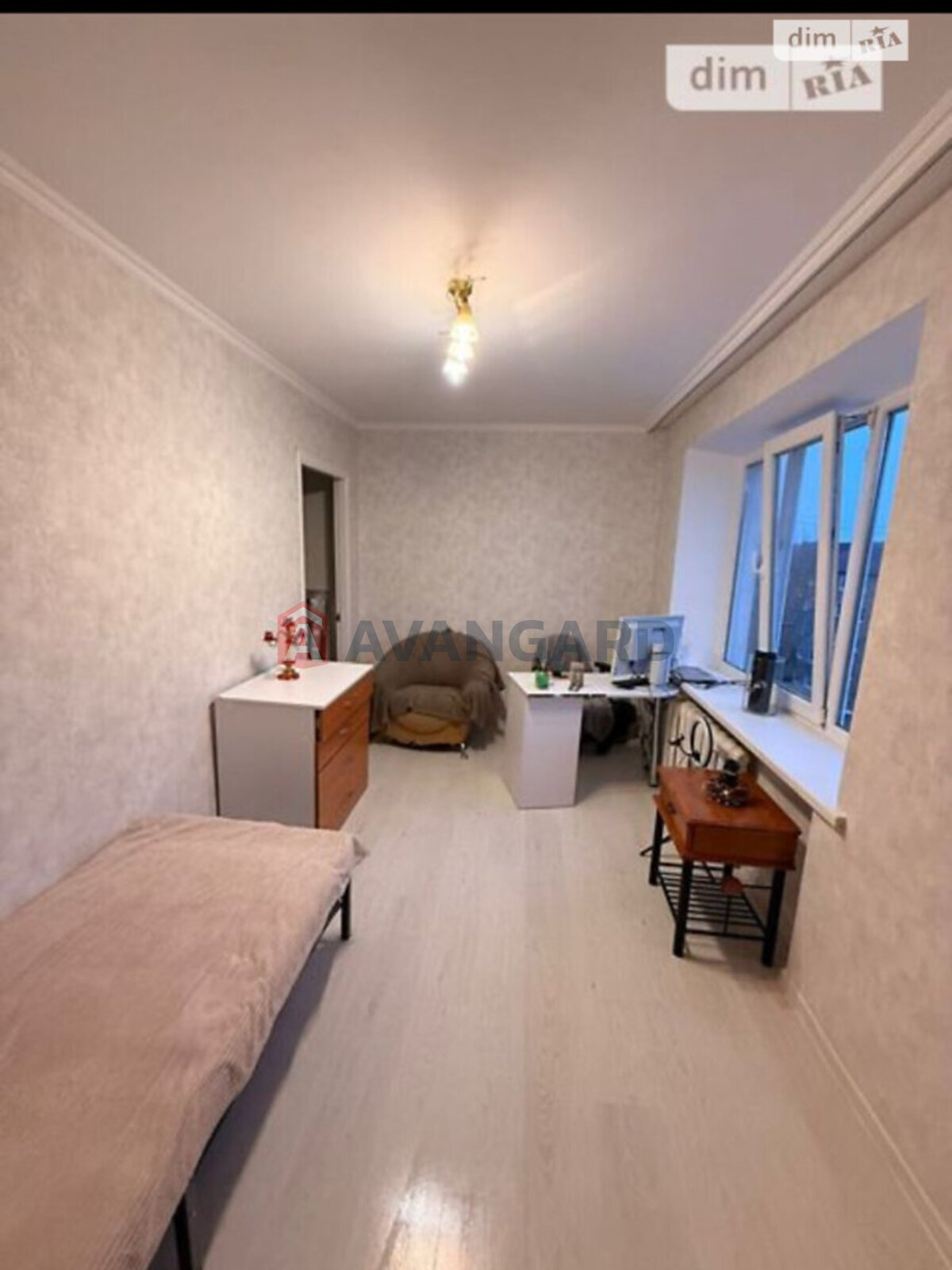 2 ��. ��������, 49/28/12 ��. �., 5/5 ������ ���� 11