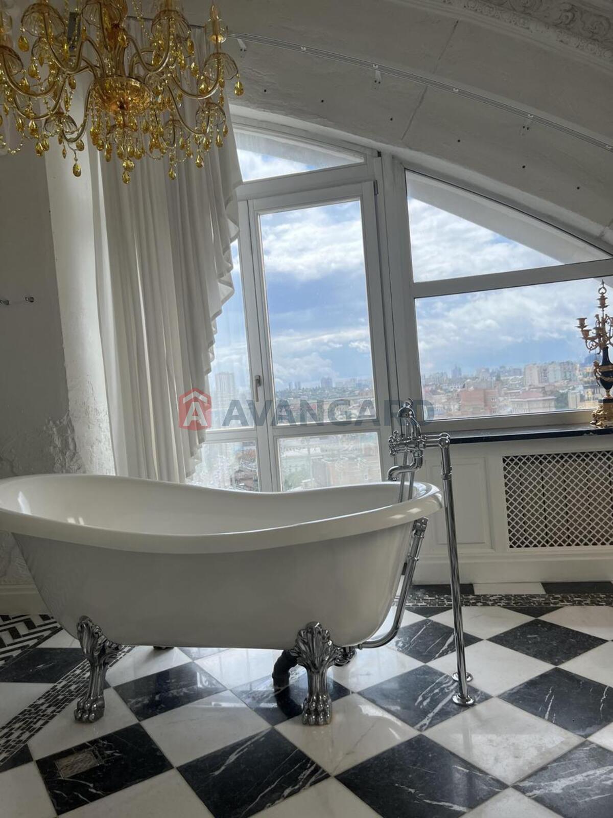 3 ��. ��������, 144/53/25 ��. �., 9/10 ������ ���� 11