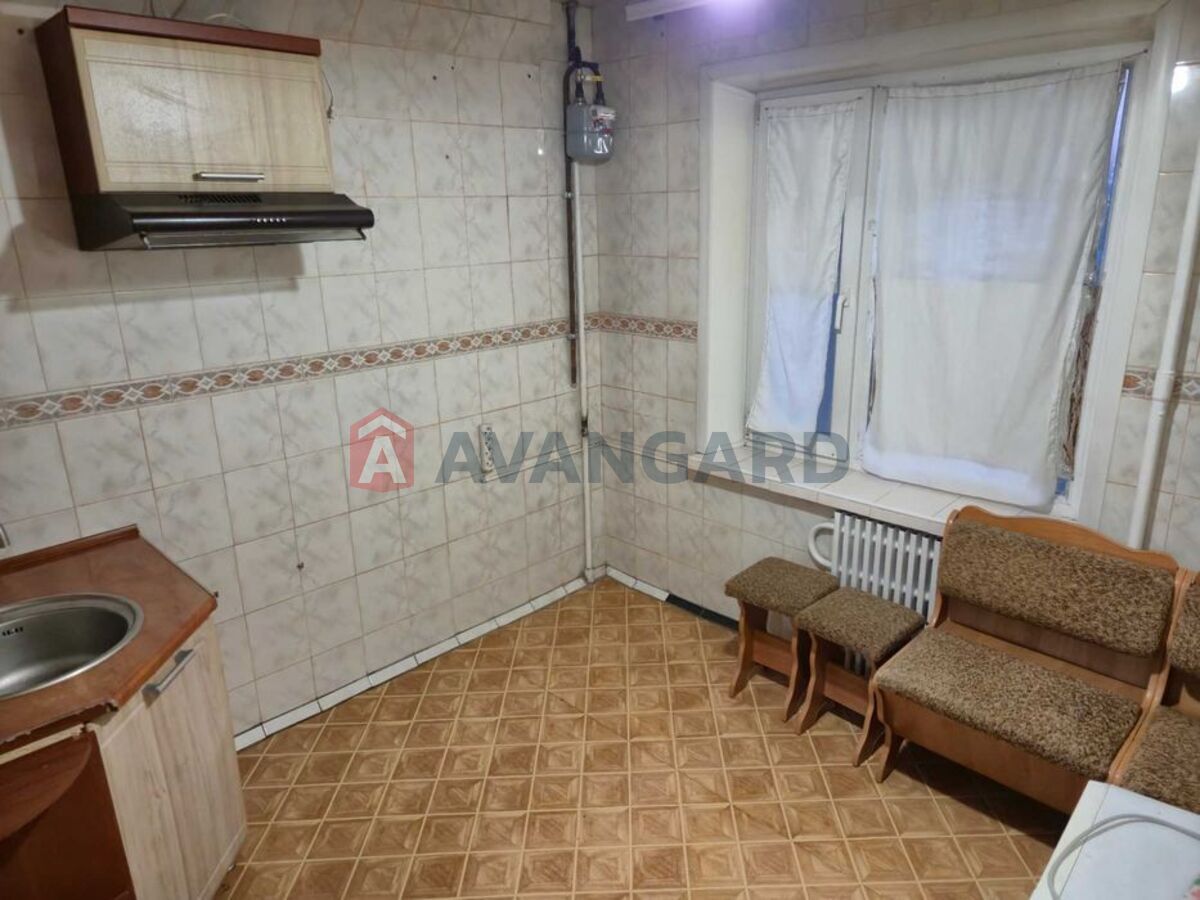 2 ��. ��������, 49/-/8 ��. �., 4/9 ������ ���� 15