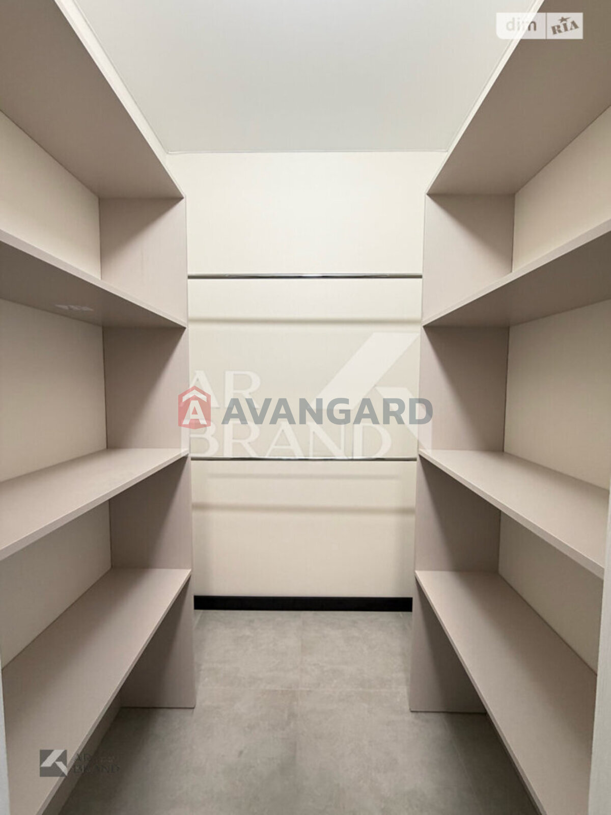 1 ��. ��������, 47/14/22 ��. �., 10/10 ������ ���� 4