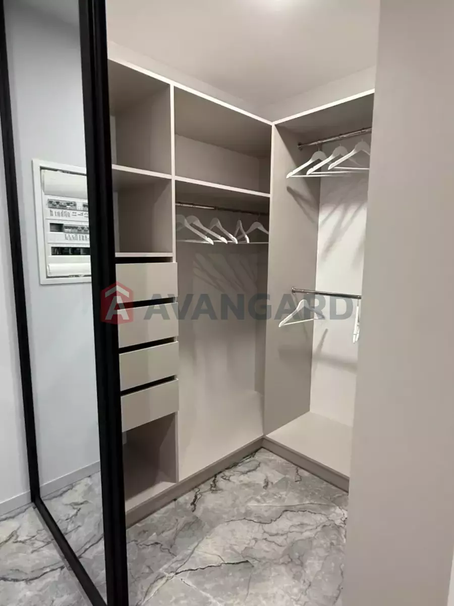 1 ��. ��������, 45/-/- ��. �., 9/10 ������ ���� 10