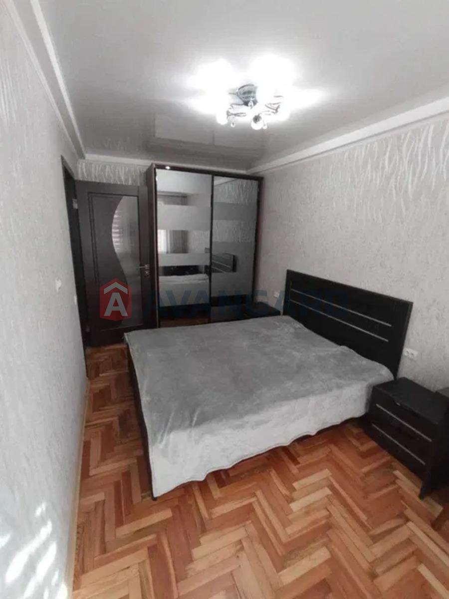 3 ��. ��������, 54/-/6 ��. �., 2/5 ������ ���� 3