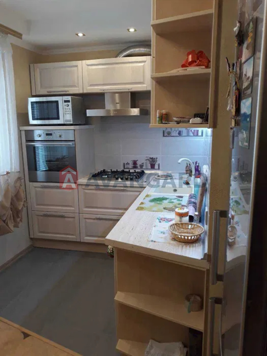 3 ��. ��������, 72/-/9 ��. �., 9/9 ������ ���� 5