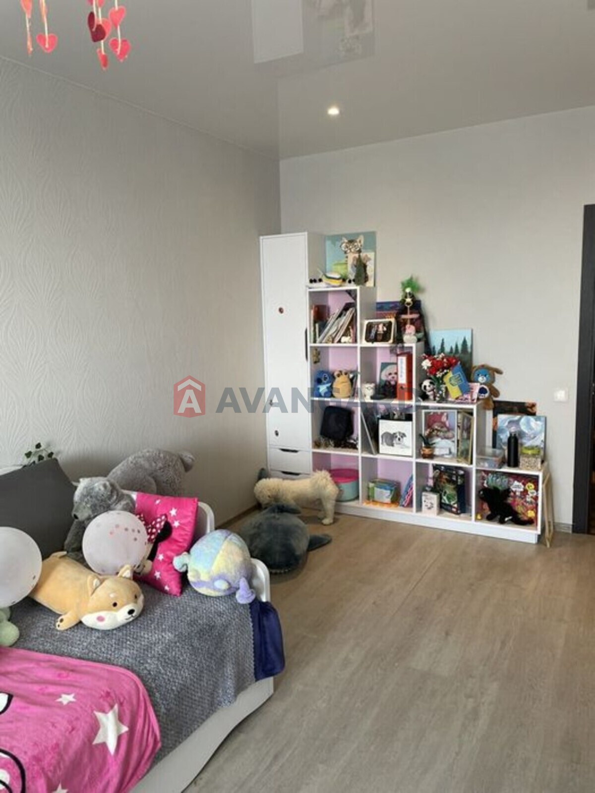 4 ��. ��������, 157/-/37 ��. �., 10/10 ������ ���� 13