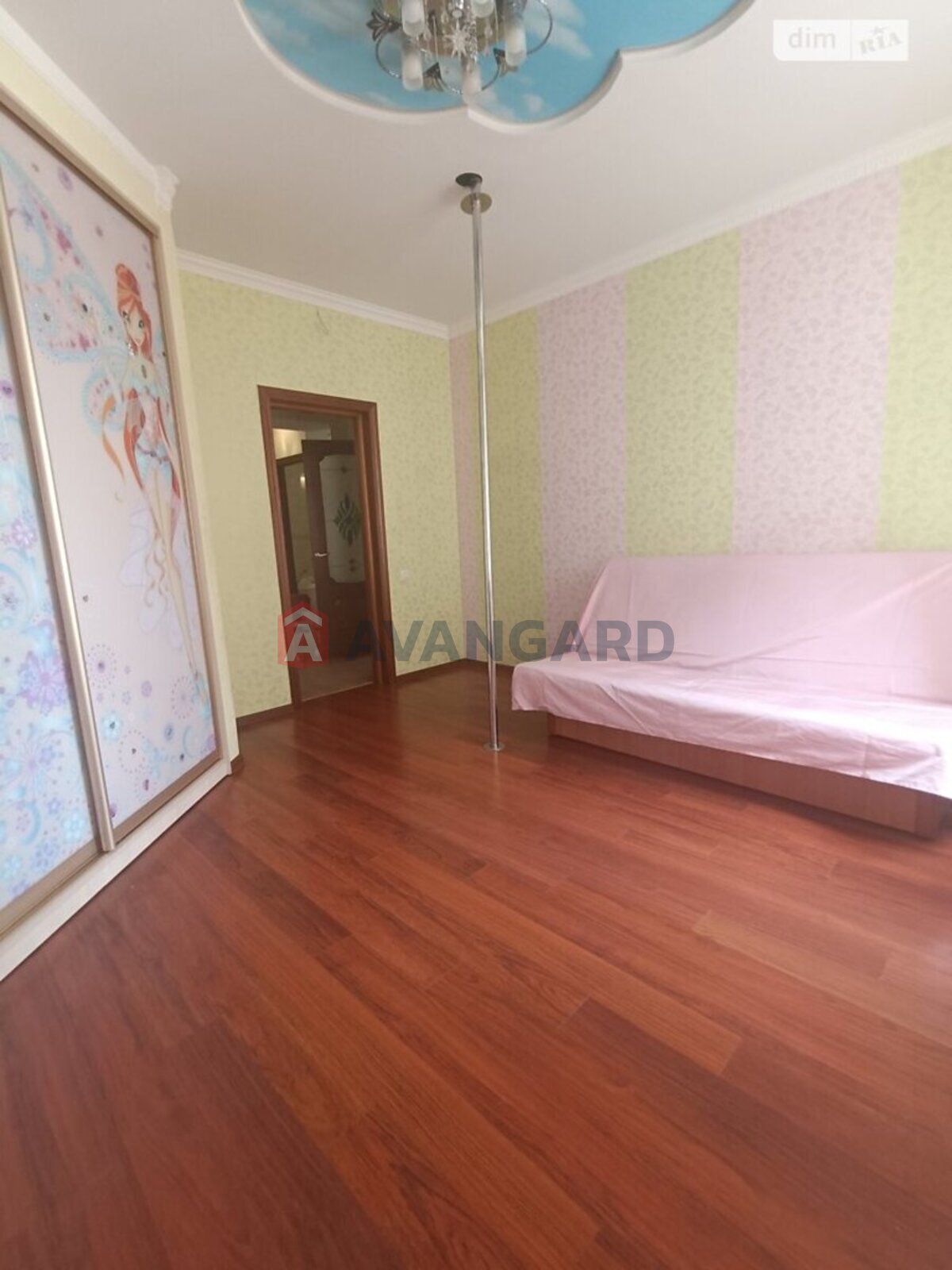 3 ��. ��������, 170/-/15 ��. �., 2/6 ������ ���� 3