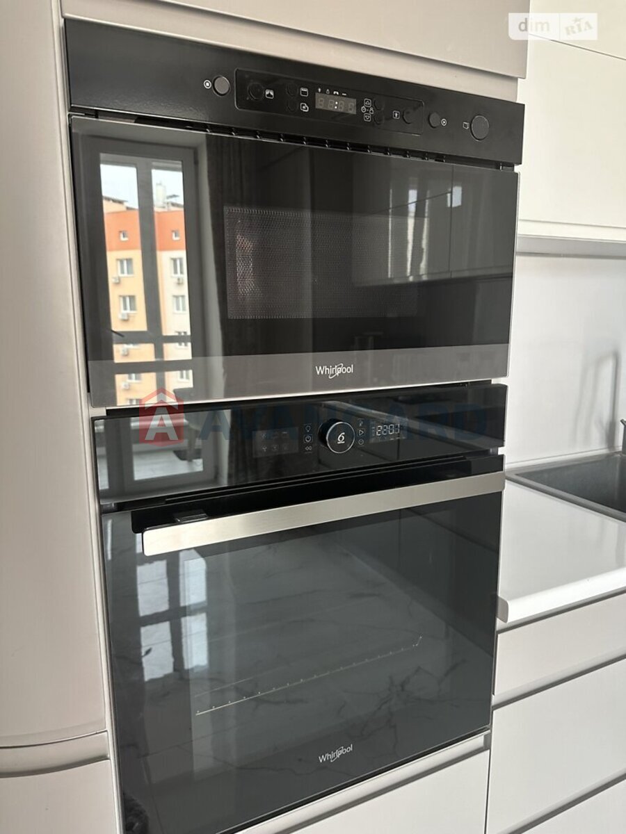 3 ��. ��������, 103/56/13 ��. �., 8/9 ������ ���� 9