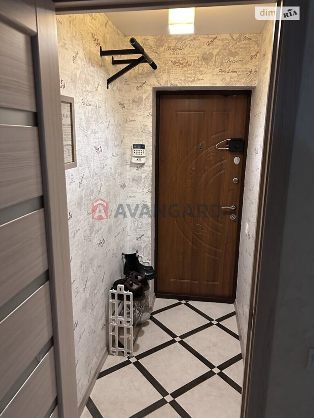 3 ��. ��������, 55/-/- ��. �., 1/5 ������ ���� 11