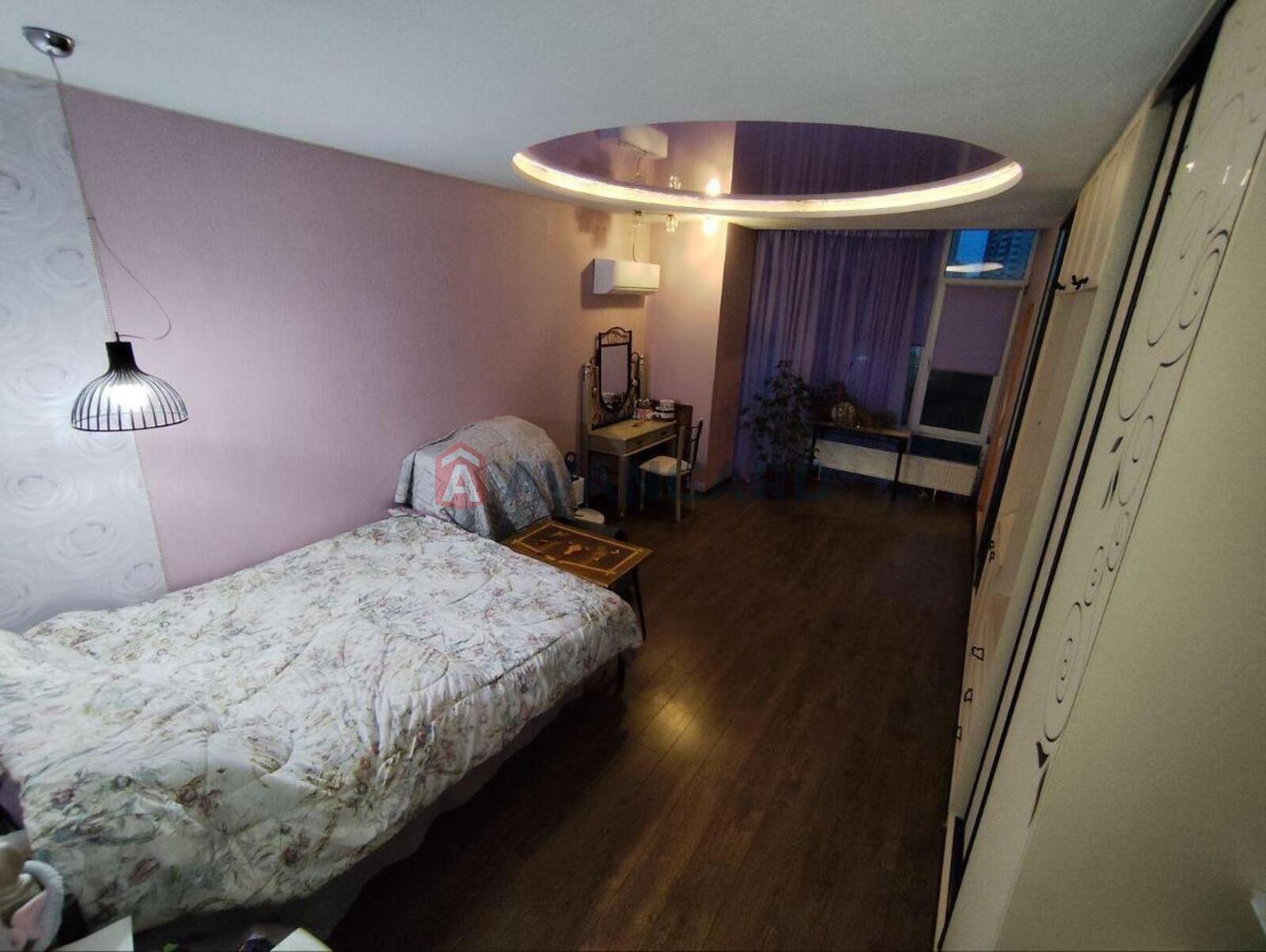 2 ��. ��������, 83/64/19 ��. �., 9/13 ������ ���� 6