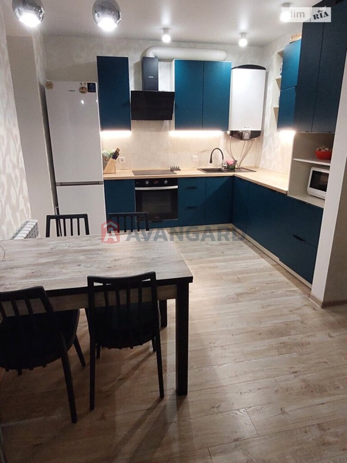 1 ����. ��������, 57/20/23 ��. �., 6/8 ���� ���� 10