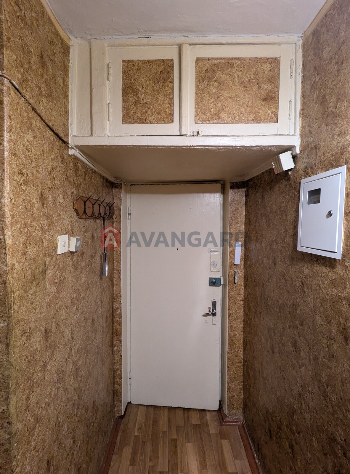 2 ��. ��������, 47/28/6 ��. �., 5/5 ������ ���� 10