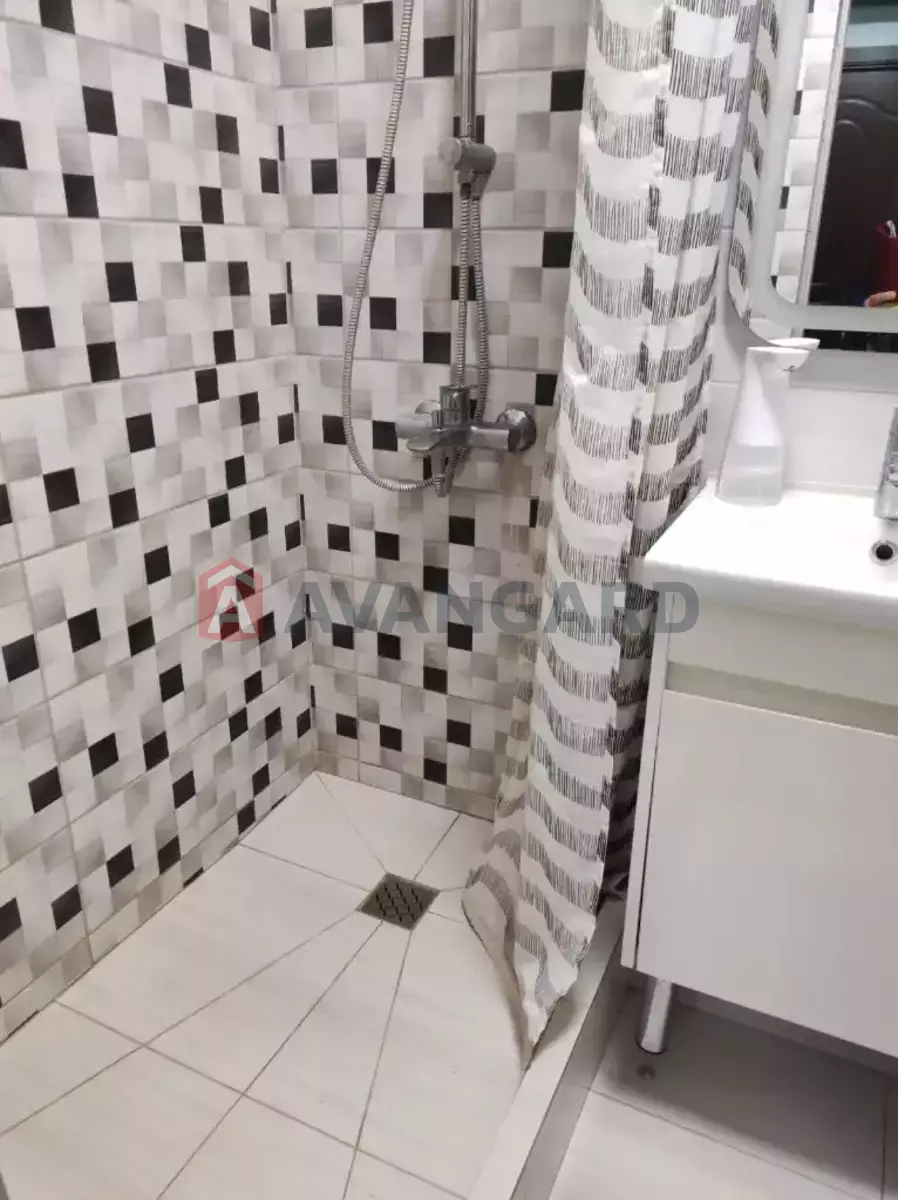 1 ��. ��������, 32/-/- ��. �., 5/5 ������ ���� 18