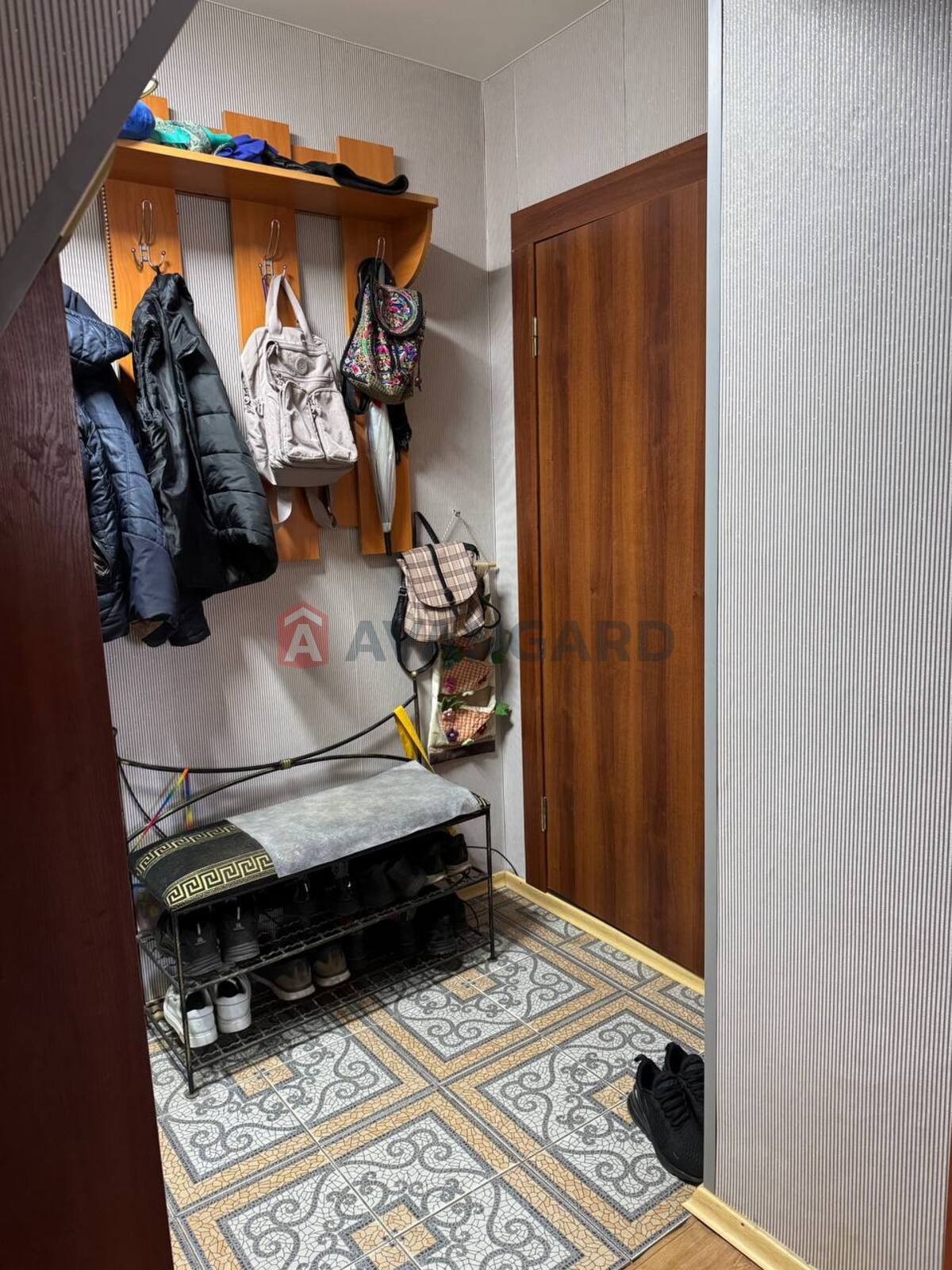 3 ��. ��������, 71/-/8 ��. �., 4/10 ������ ���� 11