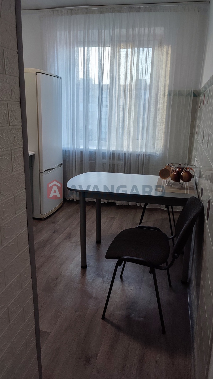 1 ��. ��������, 37/-/10 ��. �., 7/9 ������ ���� 10