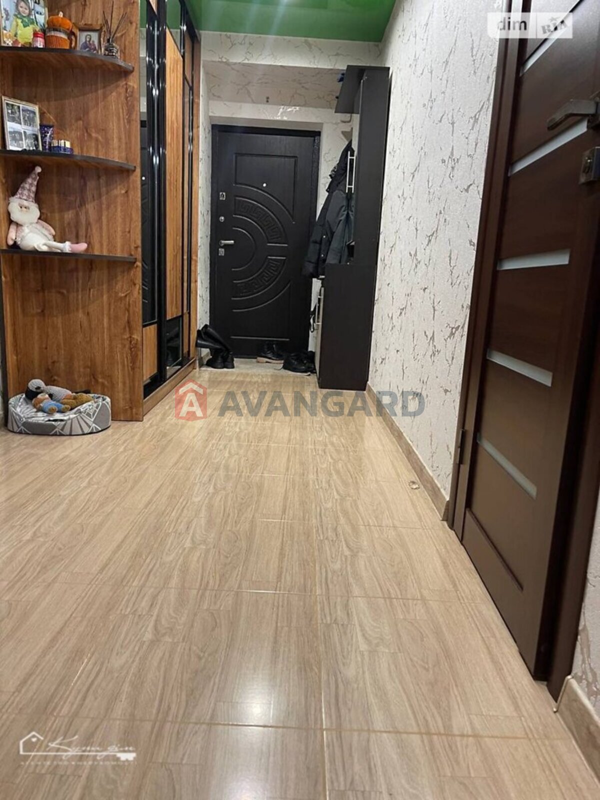 1 ��. ��������, 52/-/13 ��. �., 10/10 ������ ���� 7