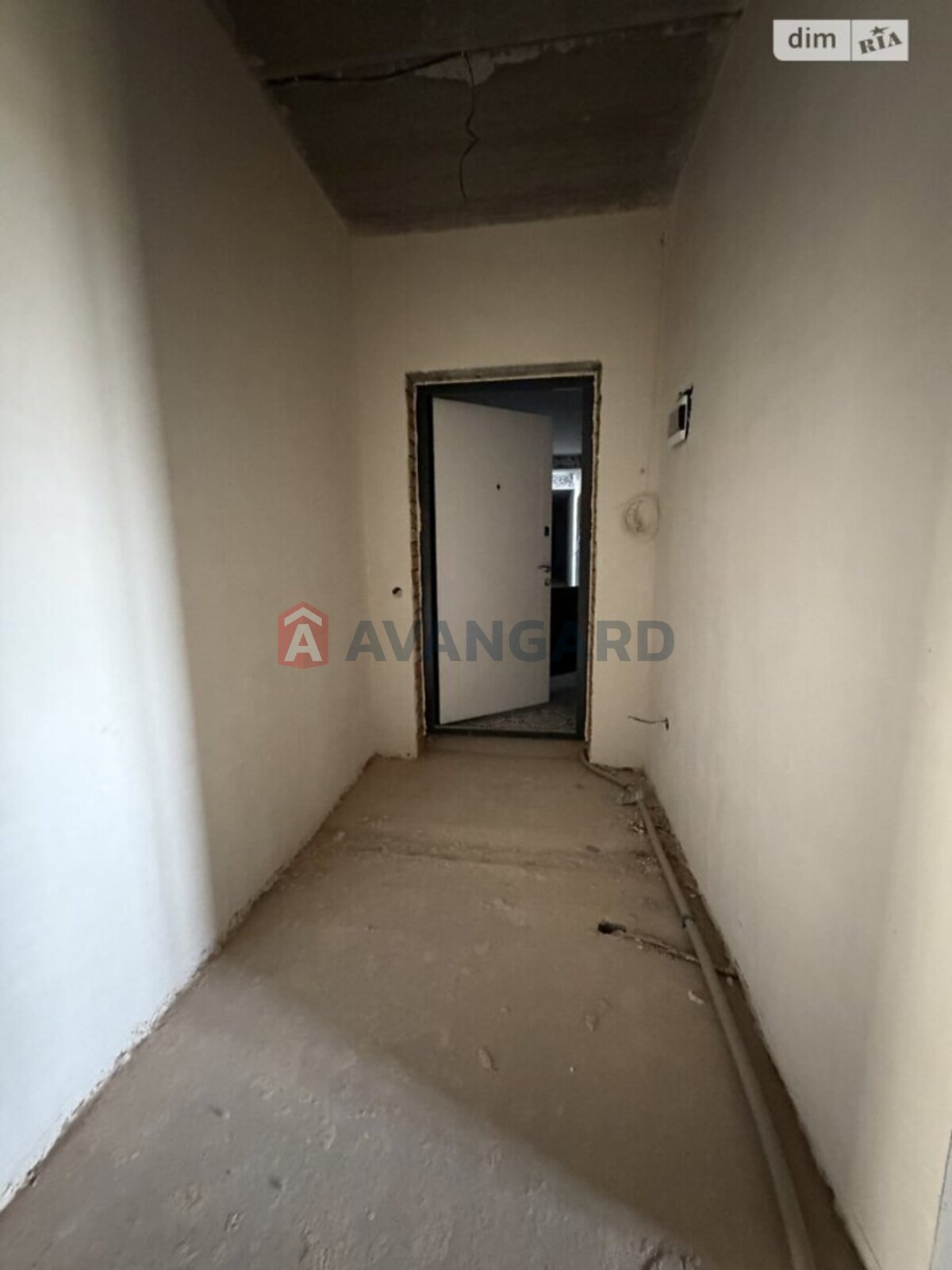 3 ��. ��������, 83/54/14 ��. �., 8/11 ������ ���� 3