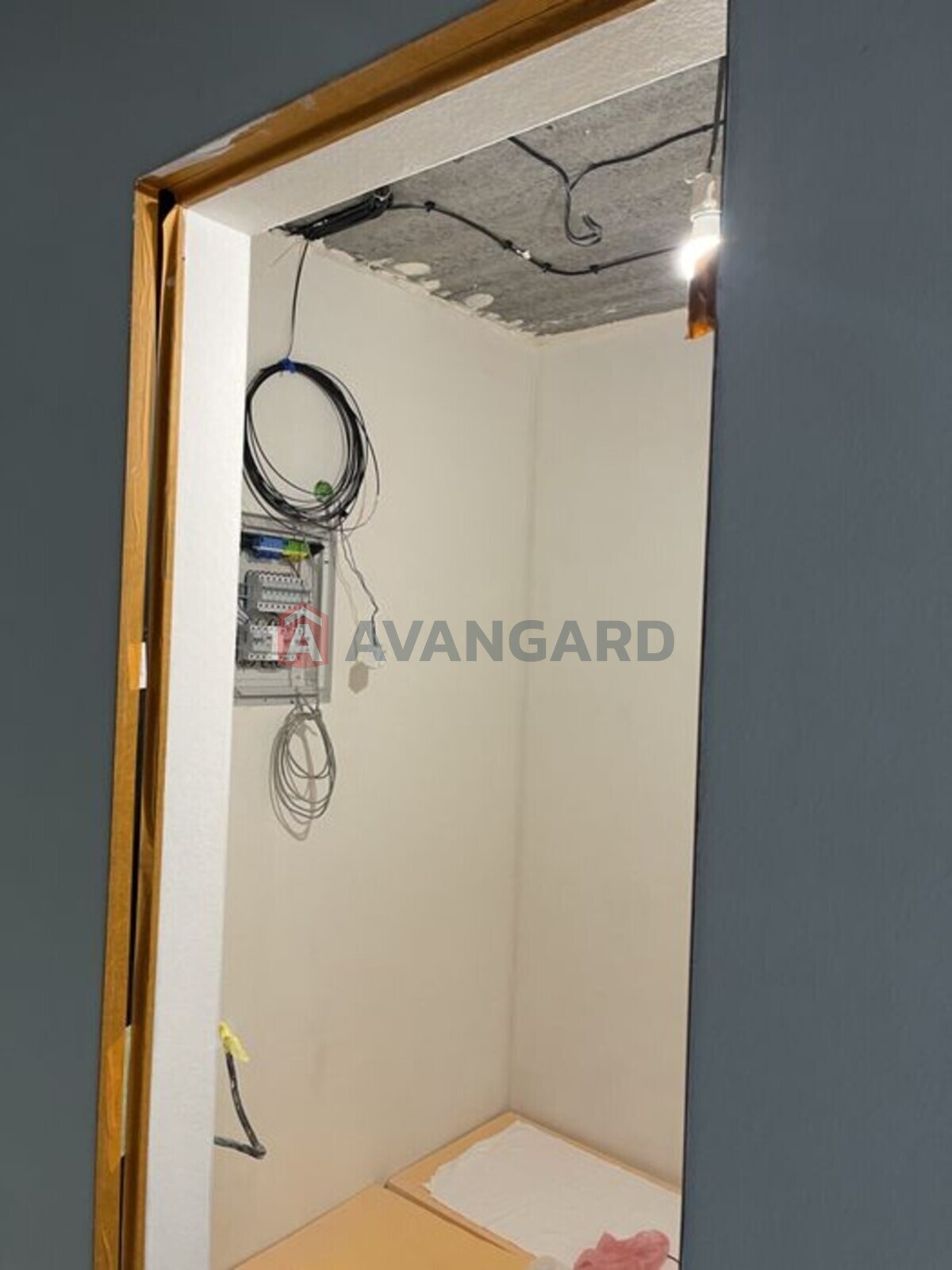 1 ����. ��������, 40/-/17 ��. �., 6/10 ���� ���� 6