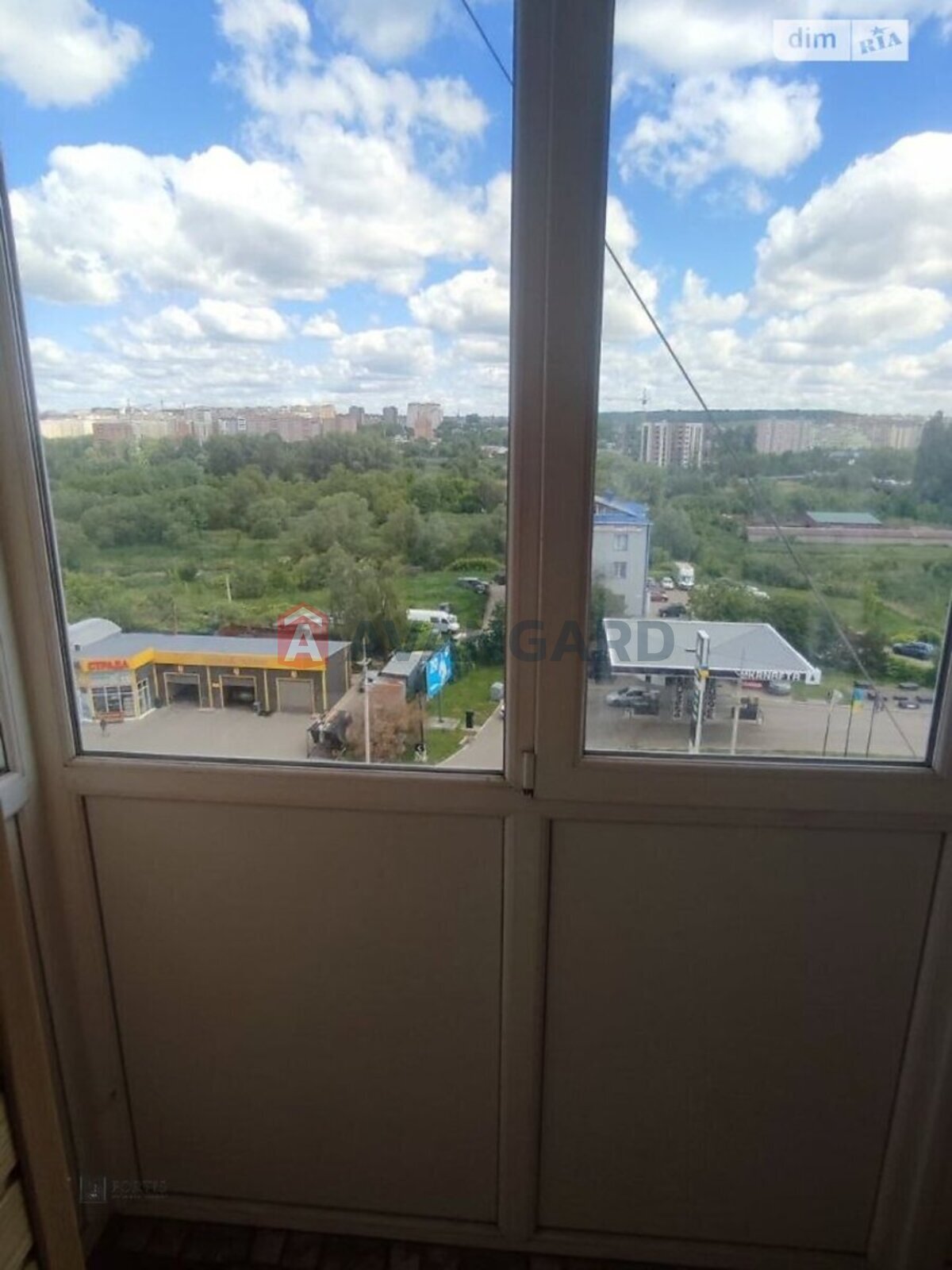 3 ����. ��������, 63/37/9 ��. �., 8/10 ���� ���� 30