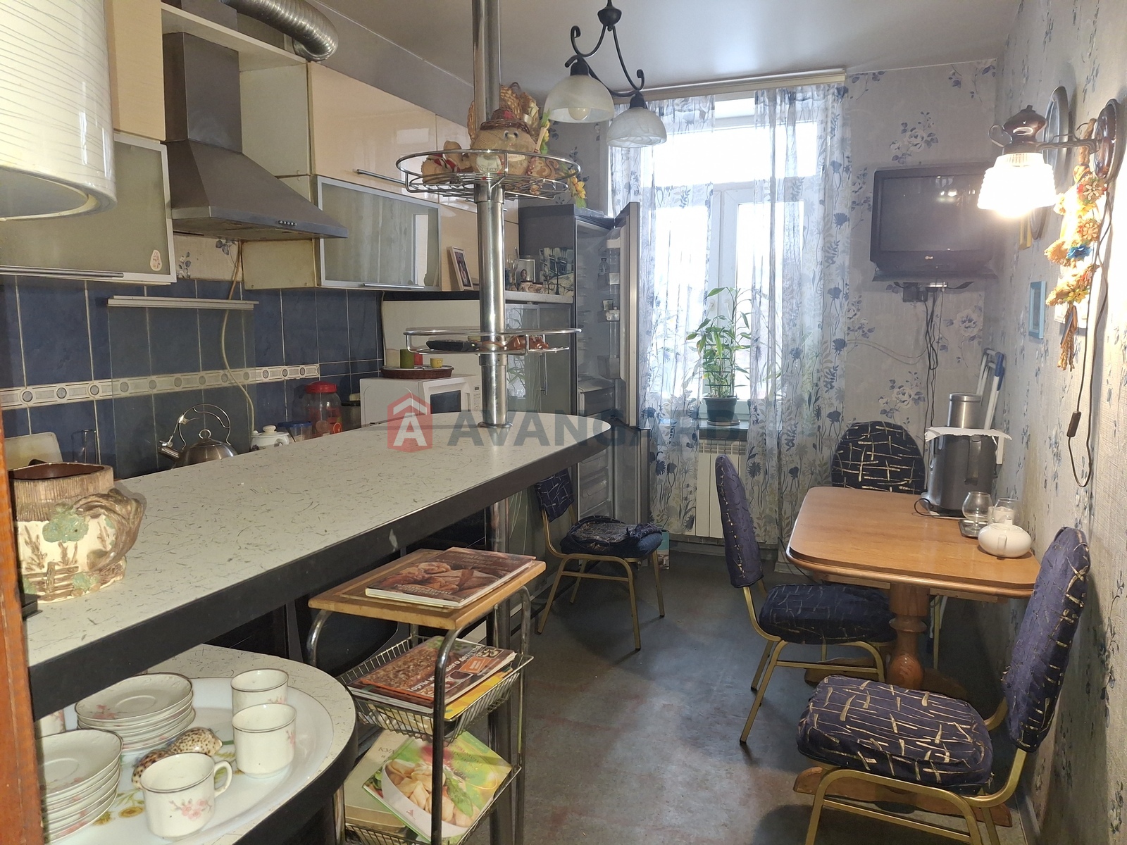 2 ����. ��������, 54/30/11 ��. �., 4/4 ���� ���� 3