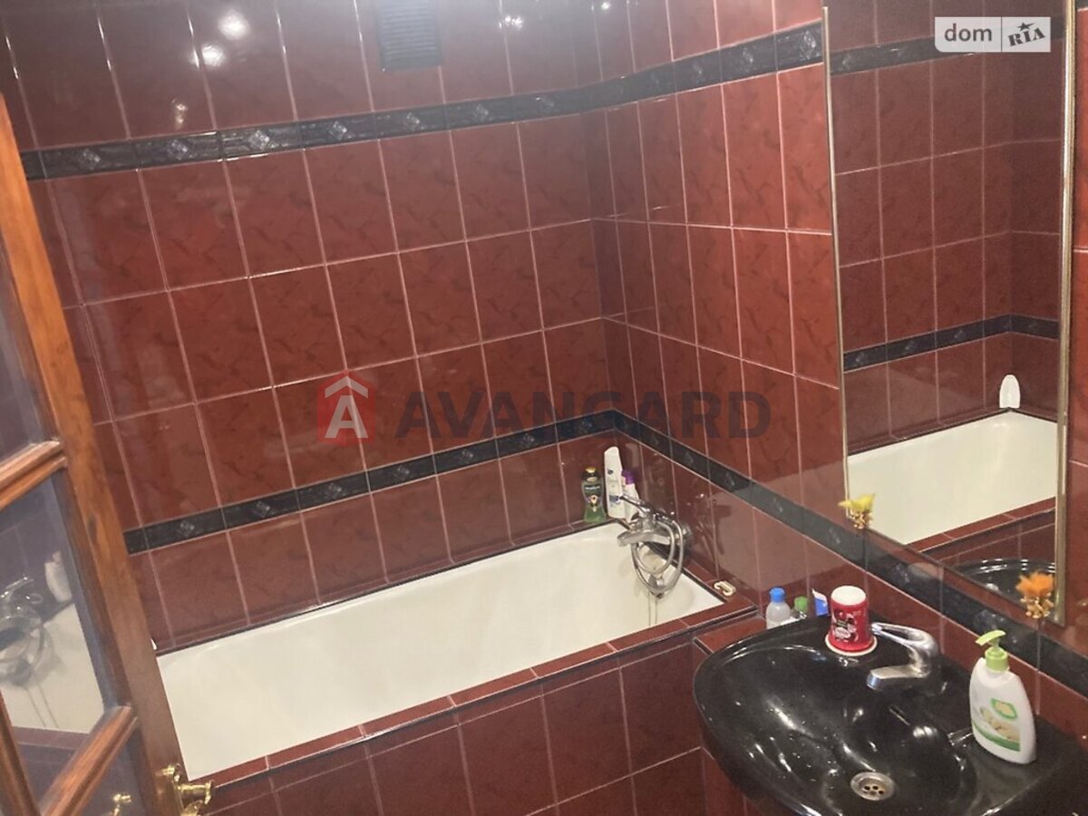 3 ����. ��������, 56/40/9 ��. �., 4/5 ���� ���� 25