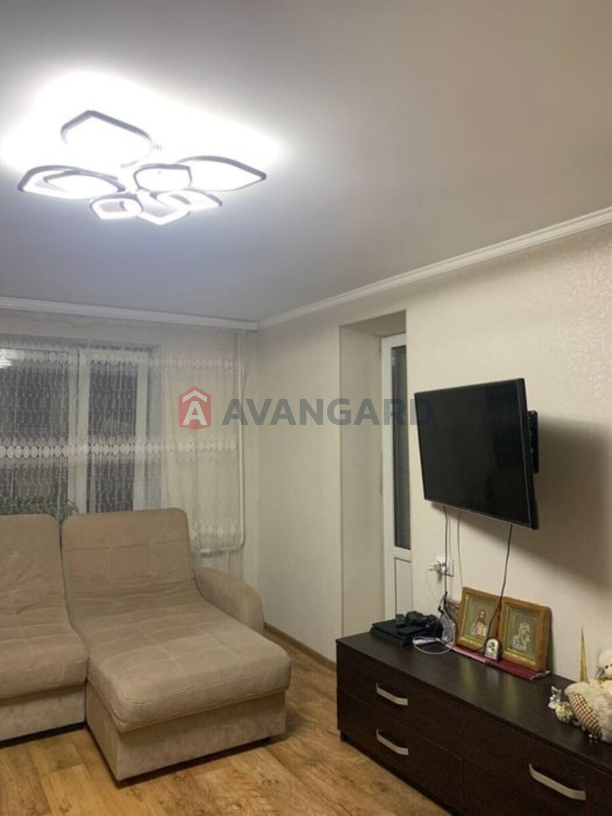 2 ��. ��������, 50/-/8 ��. �., 2/15 ������ ���� 4