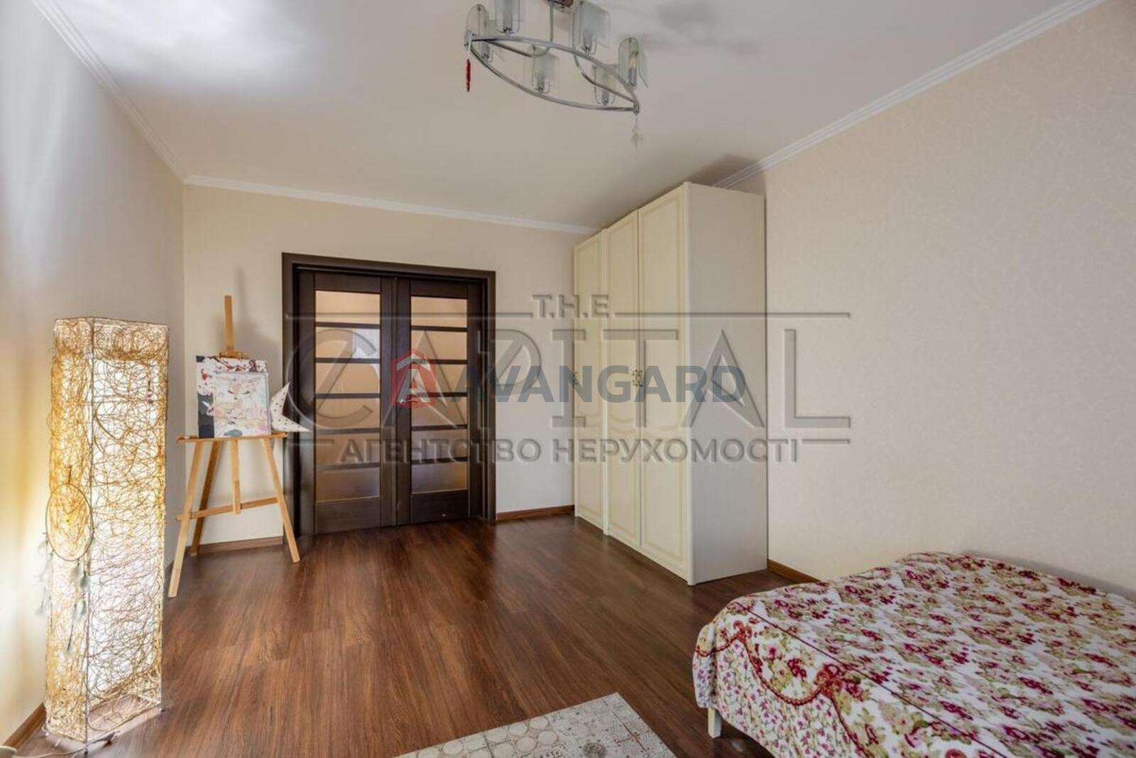 4 ��. ��������, 92/35/11 ��. �., 12/15 ������ ���� 7