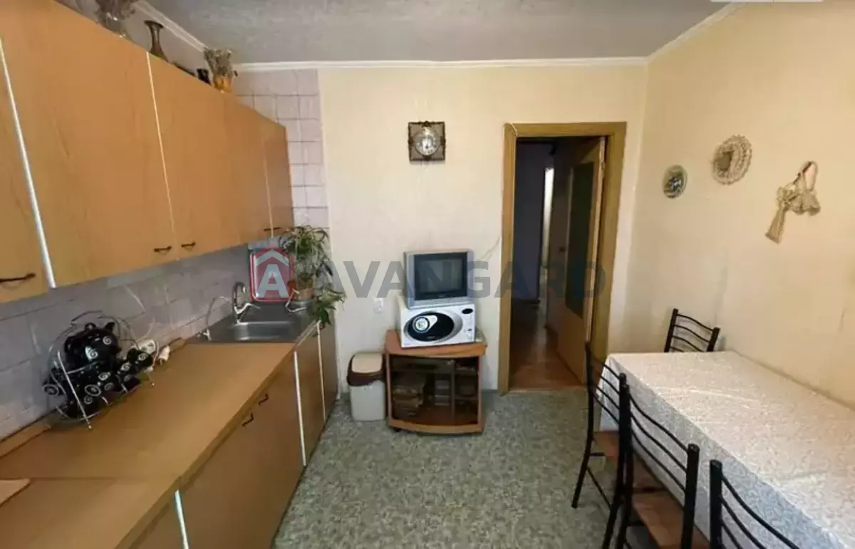 3 ��. ��������, 67/-/8 ��. �., 8/12 ������ ���� 11