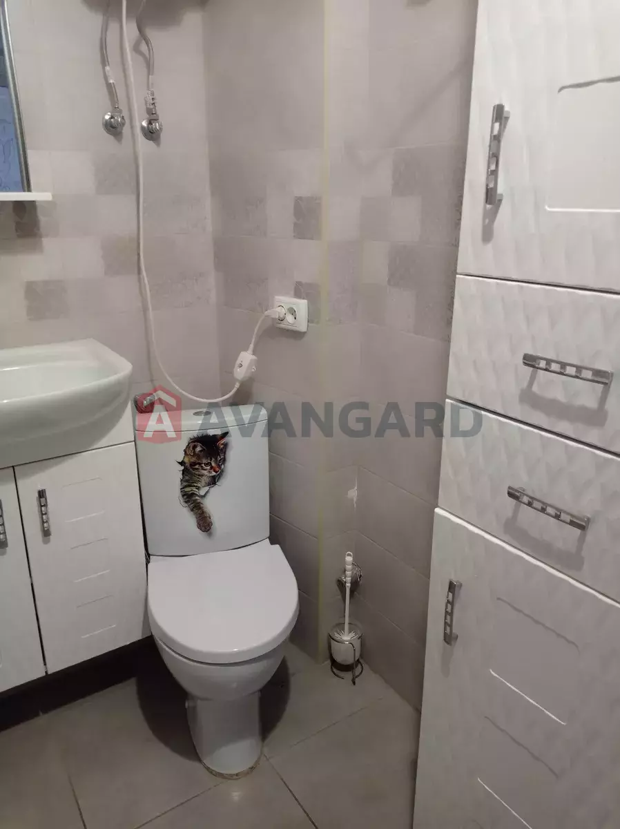 4 ��. ��������, 70/-/7 ��. �., 9/10 ������ ���� 18